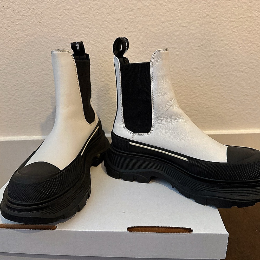 Alexander McQueen Chunky Sole Boots White/ Black